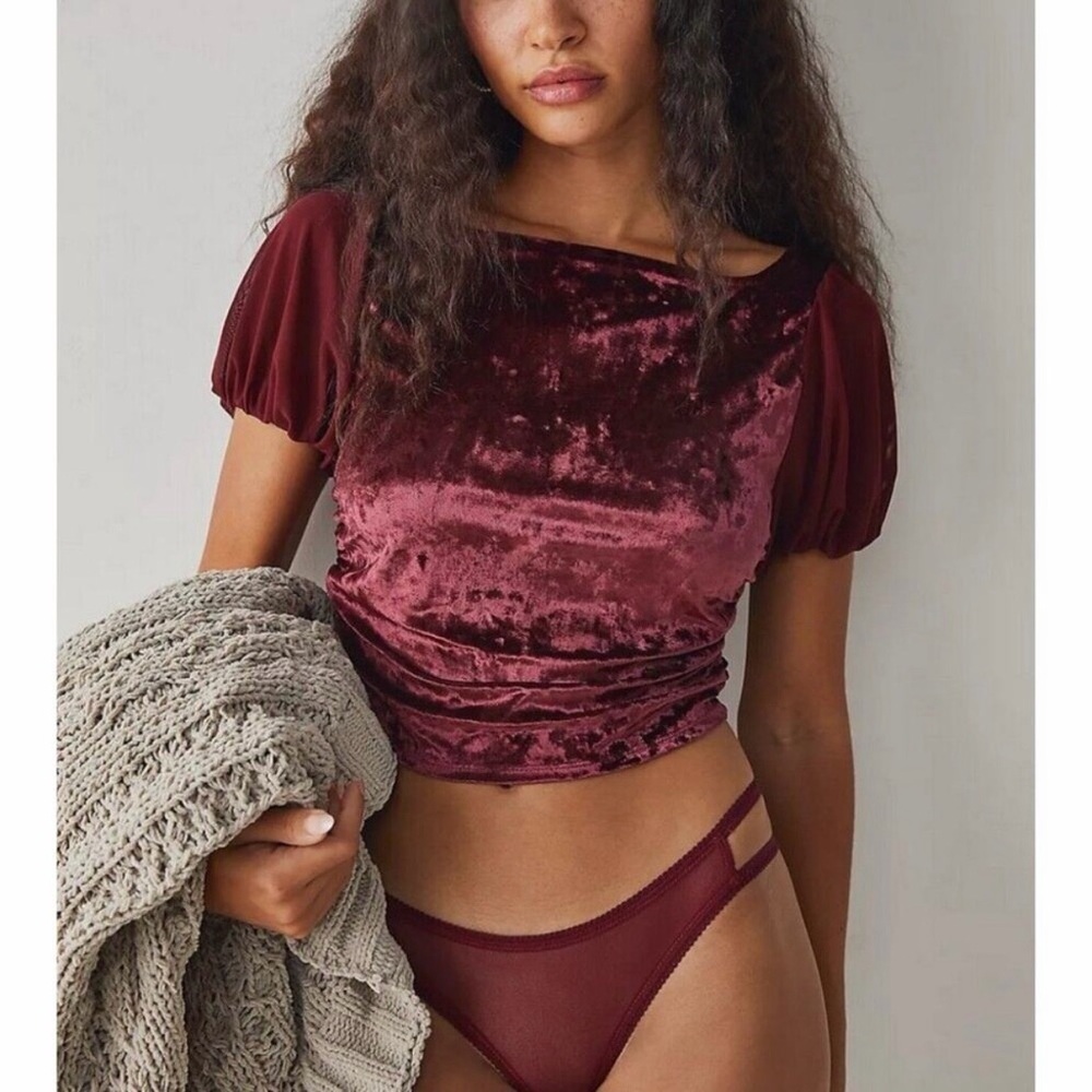 Free People‎ Burgundy Velvet Cut Out Open Back Short Sleeve Crop Top